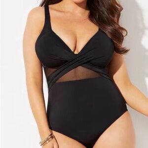 Twist Mesh Cutout Underwire
One Piece Swimsuits For All Plus
Size 16